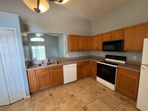 2304 Hickory Pine St in Orlando, FL - Building Photo - Building Photo