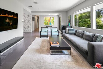 3362 Coy Dr in Los Angeles, CA - Building Photo - Building Photo