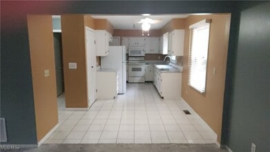 7021 Longview Dr in Solon, OH - Building Photo - Building Photo