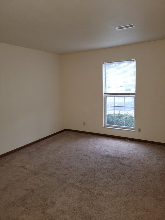 7 Peartree Ln in Glen Carbon, IL - Building Photo - Building Photo