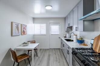 870-899 S Philadelphia St. in Anaheim, CA - Building Photo - Building Photo