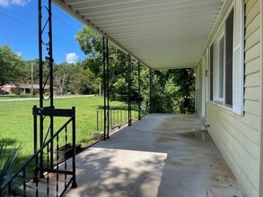 226 New Salem Rd in Randleman, NC - Foto de edificio - Building Photo