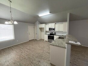 1012 Donald Preston Dr in Wolfforth, TX - Building Photo - Building Photo