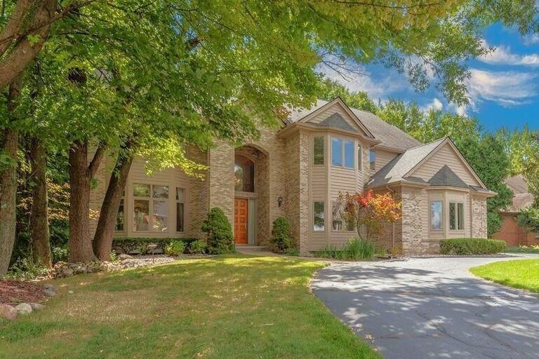 3417 Hidden Oaks Ln in West Bloomfield, MI - Building Photo