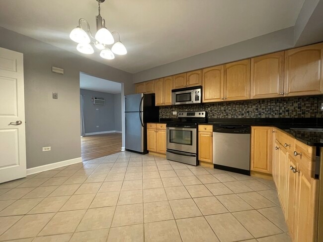 6450 S New England Ave in Chicago, IL - Building Photo - Building Photo