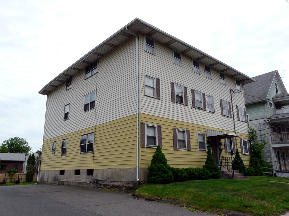 545 Stanley St in New Britain, CT - Building Photo