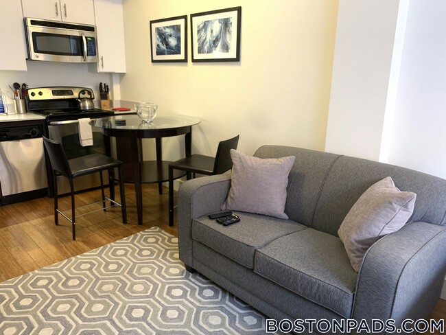property at 8 Winter Pl