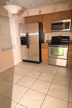 19 Edward Dr, Unit 19 Edward Dr #19 in Stoughton, MA - Building Photo - Building Photo