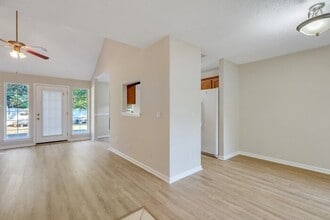 102 Silverton Rd in Pooler, GA - Building Photo - Building Photo