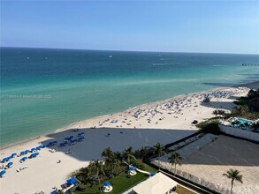 17555 Collins Ave in Sunny Isles Beach, FL - Building Photo - Building Photo