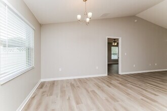 1223 Sheridan Bay Dr in Ruskin, FL - Building Photo - Building Photo