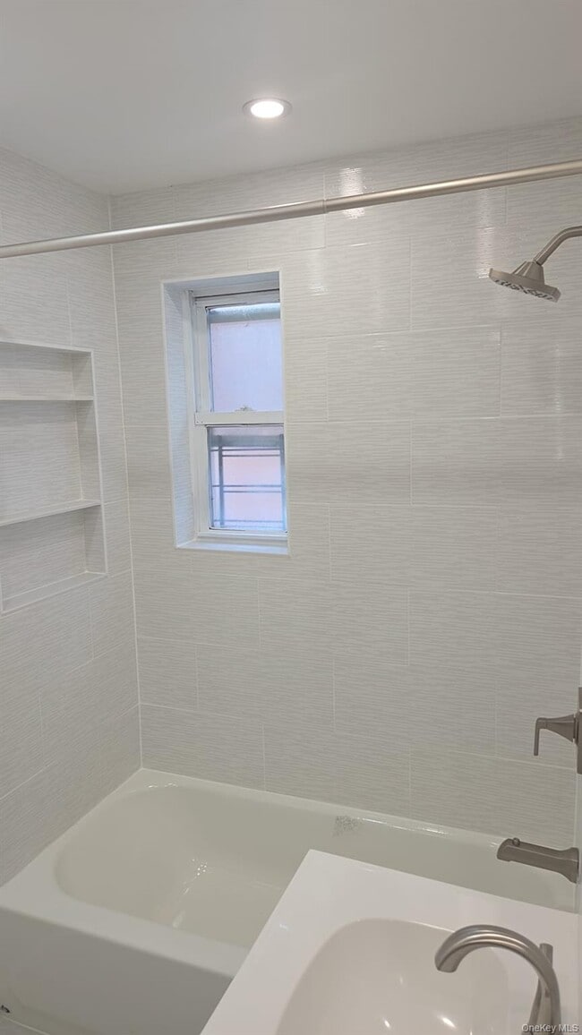 property at 1628 Allerton Ave