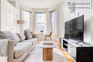 11 Hereford St in Boston, MA - Building Photo