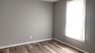 510 E Washington St in Pittsburg, KS - Building Photo - Building Photo