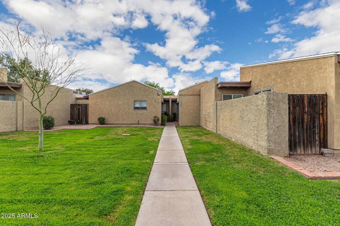 810 S Melody Ln in Tempe, AZ - Building Photo