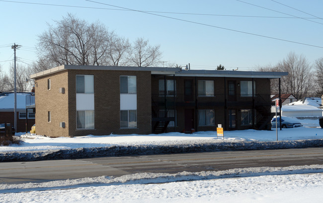 Nor East Apartments in Eastpointe, MI - Foto de edificio - Building Photo