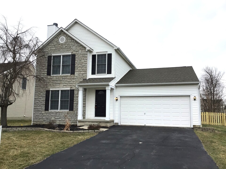 726 Heartland Meadows Dr in Sunbury, OH - Building Photo