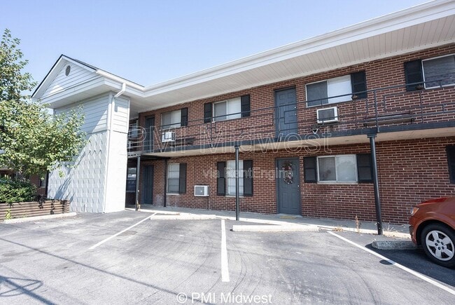 7046 US-36, Unit 11 in Avon, IN - Building Photo - Building Photo