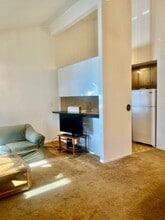 165 Old Mammoth Rd in Mammoth Lakes, CA - Building Photo - Building Photo