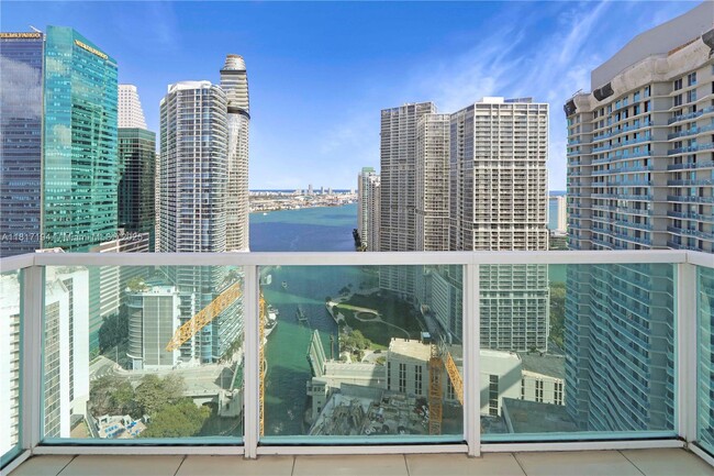 31 SE 5th St in Miami, FL - Building Photo - Building Photo