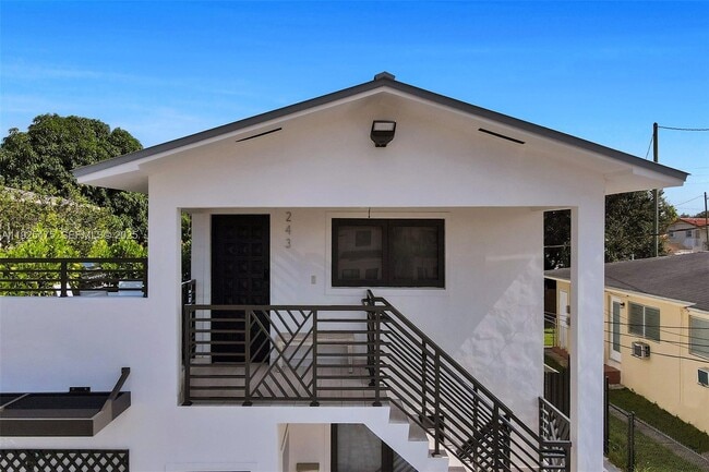 243 NW 57th Ave in Miami, FL - Building Photo - Building Photo