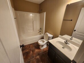 987 S Ash Ridge Dr in Clarksville, TN - Building Photo - Building Photo