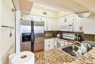 141 E Boyd Dr, Unit E Boyd in Baton Rouge, LA - Foto de edificio - Building Photo