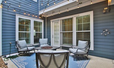 15 E Breezy Way in The Woodlands, TX - Building Photo - Building Photo