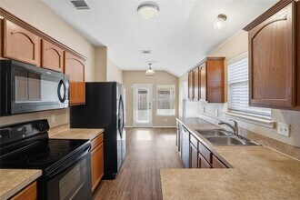 4009 Freedom St in Heartland, TX - Foto de edificio - Building Photo