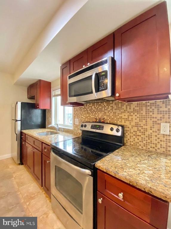 1417 N 17th St in Philadelphia, PA - Building Photo - Building Photo