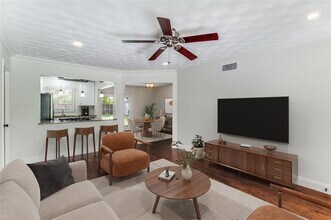 11351 Lippitt Ave in Dallas, TX - Building Photo - Building Photo