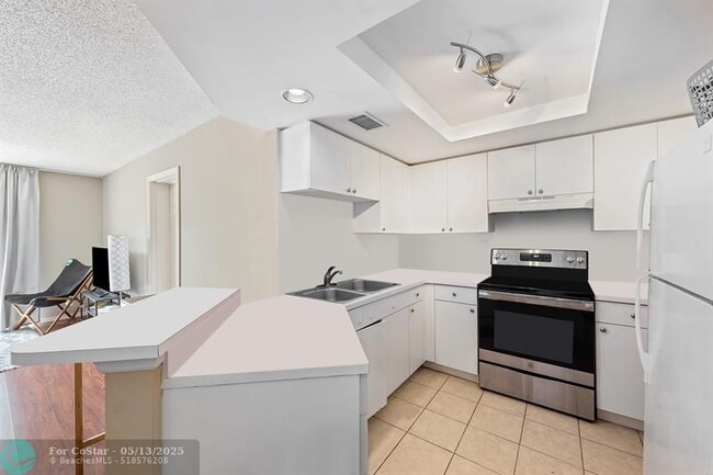 2005 SE 10th Ave in Fort Lauderdale, FL - Building Photo - Building Photo