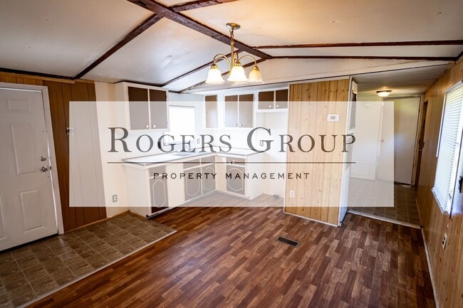 385 Julian Smith Rd in Henderson, NC - Building Photo - Building Photo