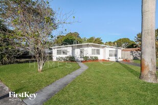 1571 NE 44th St in Pompano Beach, FL - Building Photo