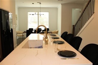 6641 Beacon Dr in Sandy Springs, GA - Building Photo - Building Photo