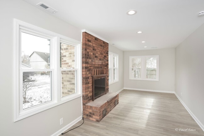 309 Glenwood Ave in McHenry, IL - Building Photo - Building Photo