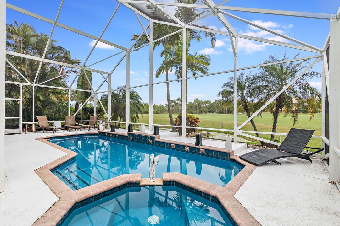 8270 Spyglass Dr in West Palm Beach, FL - Building Photo