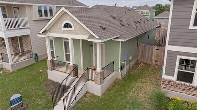 352 Witchhazel Way in San Marcos, TX - Building Photo - Building Photo