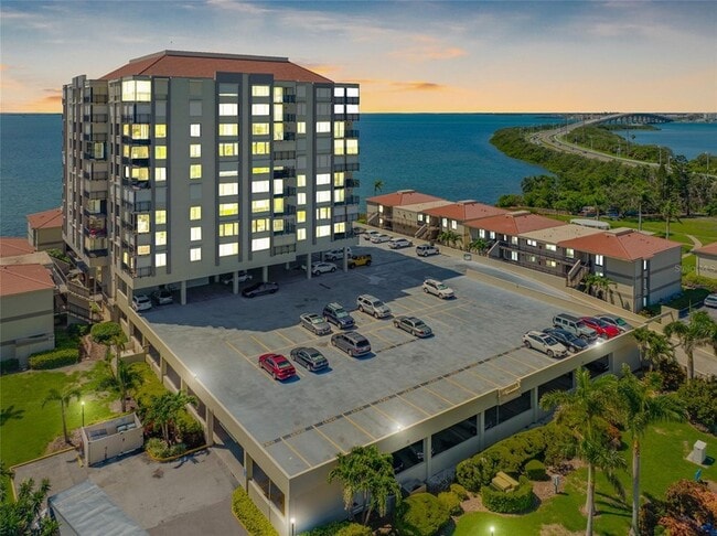 6372 Palma Del Mar Blvd S in St. Petersburg, FL - Foto de edificio - Building Photo
