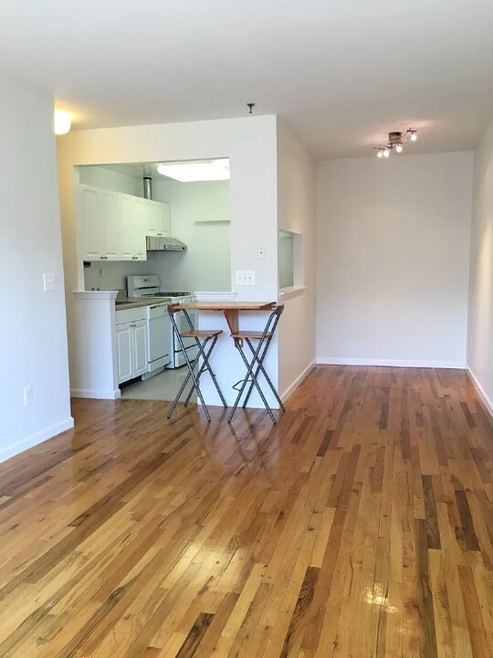 109 Union St in Brooklyn, NY - Building Photo