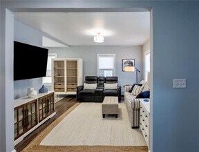 18 Hall Ave in Newport, RI - Building Photo - Building Photo