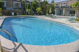 9611 SW 77th Ave in Miami, FL - Building Photo