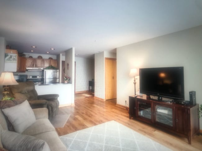 5820 Oakwood Dr, Unit 2E in Lisle, IL - Building Photo - Building Photo