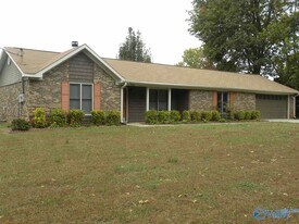 309 Glenwood Dr in Madison, AL - Building Photo