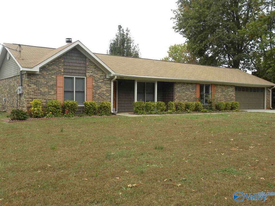 309 Glenwood Dr in Madison, AL - Building Photo
