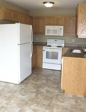 625 Northfield Rd in Manhattan, KS - Building Photo - Building Photo