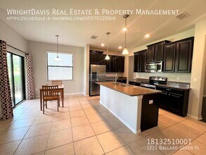 1221 Ballard Green Pl in Brandon, FL - Building Photo - Building Photo