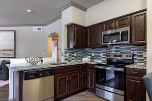 Artisan at Lake Wyndemere Apartments