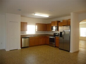 1300 Lexington Square SW in Vero Beach, FL - Building Photo - Building Photo