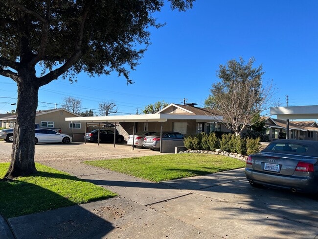 282 S Oak St in Orange, CA - Building Photo - Building Photo